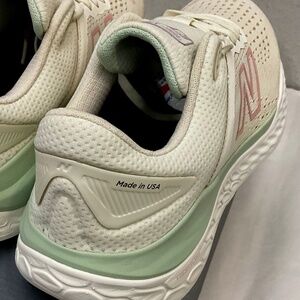 Size US- 8 / EUR 39 New Balance Fresh Foam X 1540v4 Sneakers & Athletic Shoes.